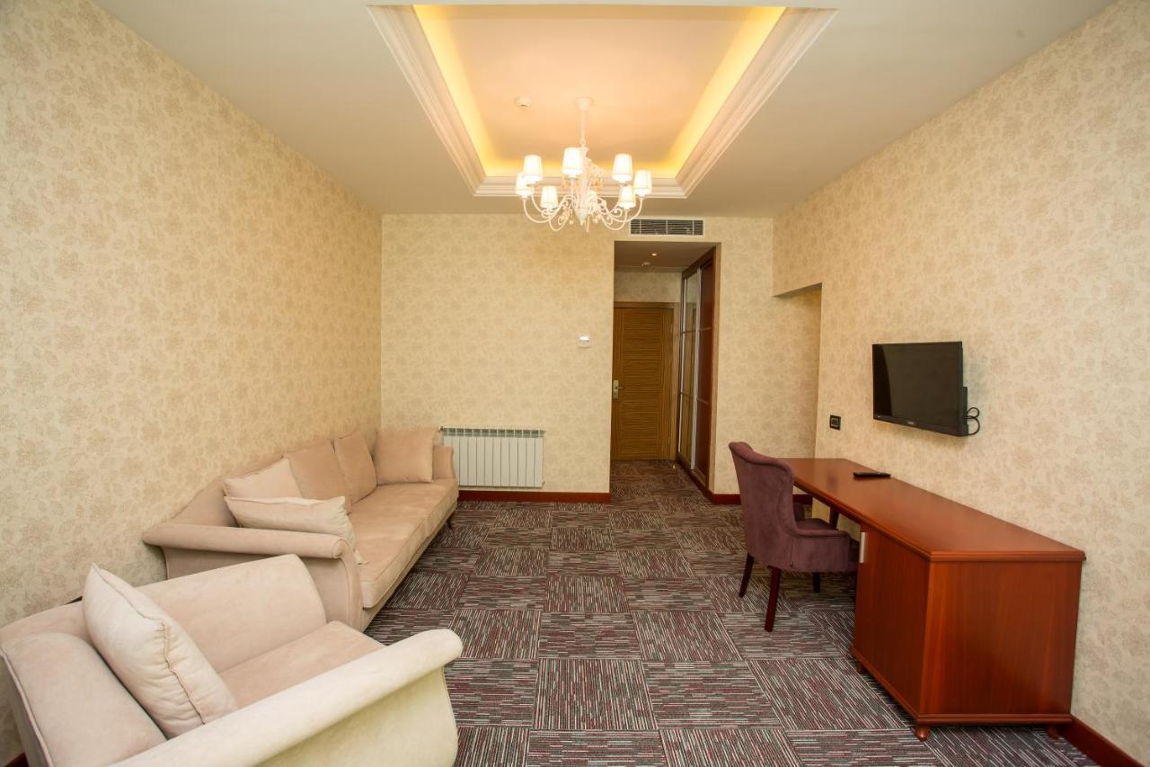 Azpetrol Hotel קוסאר מראה חיצוני תמונה