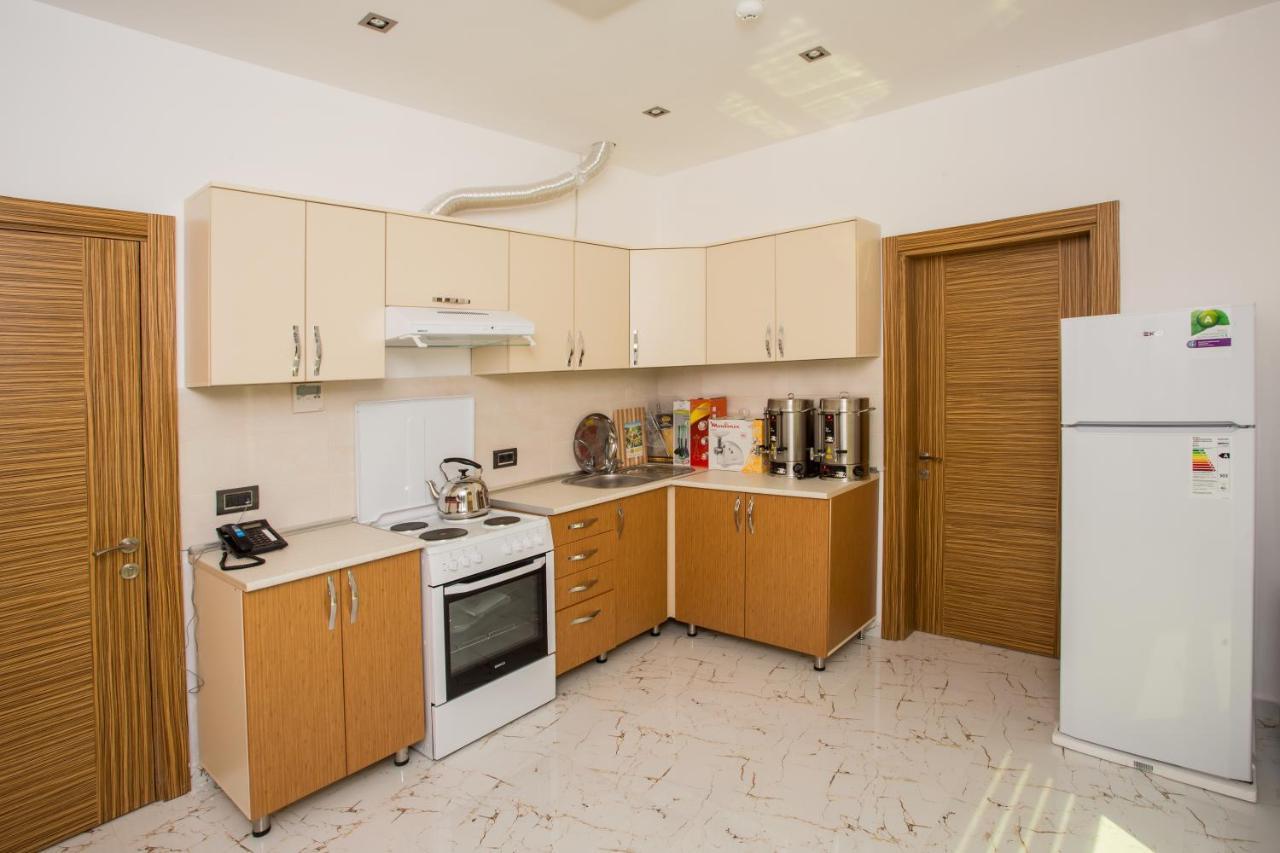 Azpetrol Hotel קוסאר מראה חיצוני תמונה